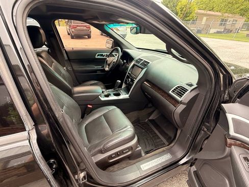 Used 2014 Ford Explorer Limited w/ Equipment Group 302A AWD/4WD image 9