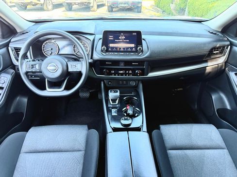 Used 2024 Nissan Rogue SV AWD/4WD image 29