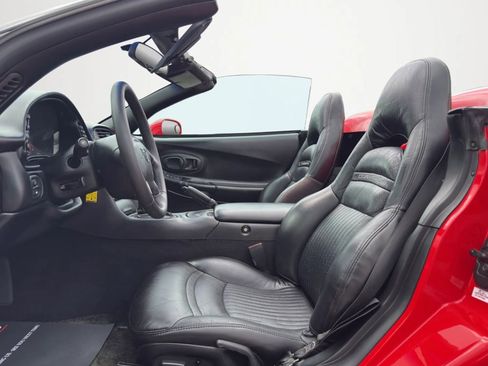 Used 2000 Chevrolet Corvette Convertible w/ Memory Pkg image 11