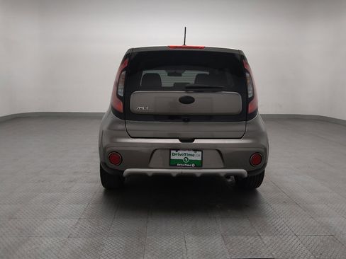 Used 2018 Kia Soul + FWD image 6