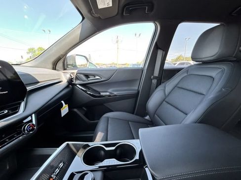 New 2026 Chevrolet Equinox LT w/ Convenience Package II AWD/4WD image 45