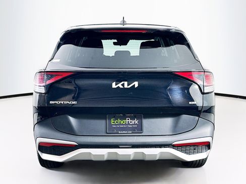 Used 2025 Kia Sportage LX image 7
