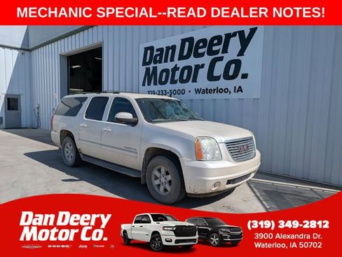 Used 2011 GMC Yukon XL SLT w/ SLT-2 Equipment Package AWD/4WD image 1