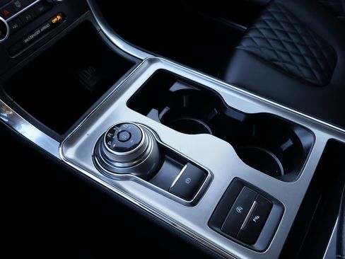 Used 2023 Ford Edge Titanium image 30