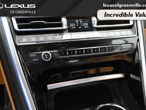 Used 2020 BMW M8 Convertible w/ M Carbon Exterior Package AWD/4WD image 15