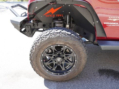 Used 2013 Jeep Wrangler Unlimited Sahara w/ Connectivity Group AWD/4WD image 21