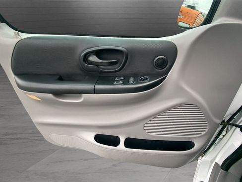 Used 2001 Ford F150 Lightning image 21