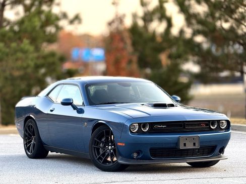 Used 2020 Dodge Challenger R/T Scat Pack w/ Shaker Package image 12