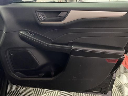 Used 2022 Ford Escape SE image 7