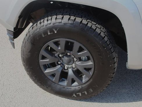 Used 2023 Toyota Tacoma SR5 w/ Technology Package AWD/4WD image 7