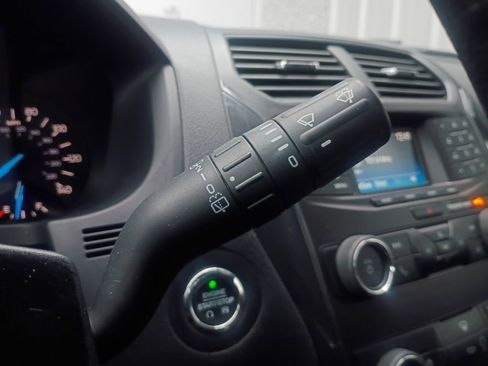 Used 2019 Ford Explorer XLT image 9