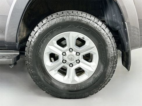 Used 2019 Toyota 4Runner SR5 Premium image 30
