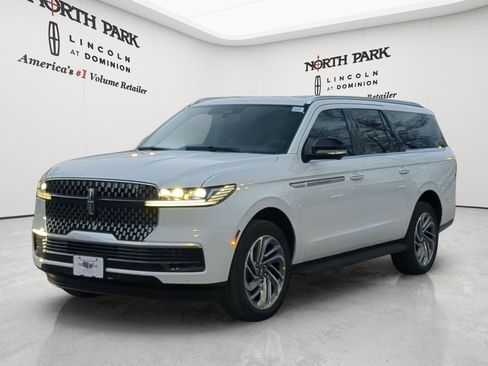 New 2026 Lincoln Navigator L Premier AWD/4WD image 7
