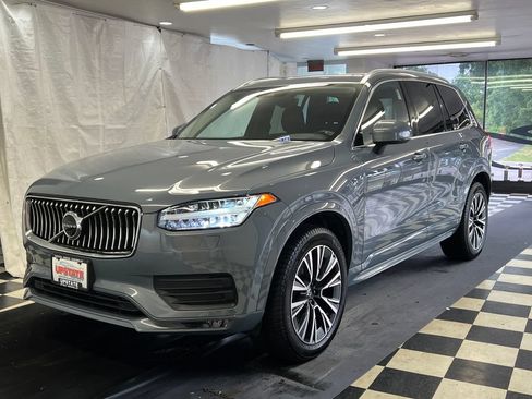 Used 2022 Volvo XC90 T5 Momentum w/ Climate Package AWD/4WD image 3