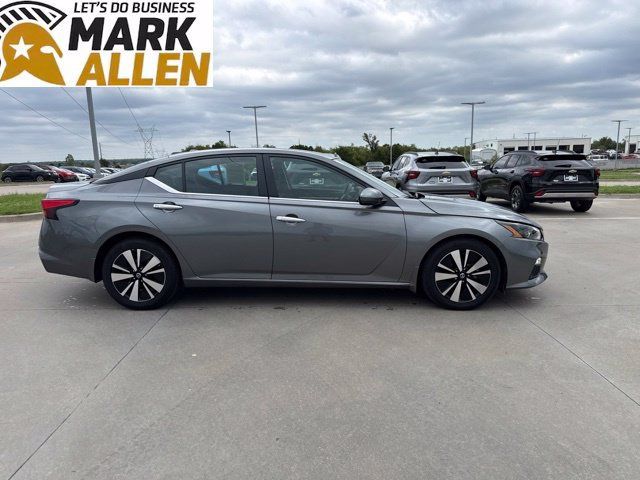 Used 2021 Nissan Altima 2.5 SV w/ SV Premium Package FWD image 6