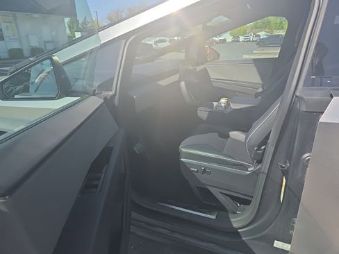 Used 2025 Tesla Cybertruck AWD Crew Cab image 10