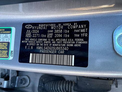 Used 2025 Hyundai Elantra SEL image 32