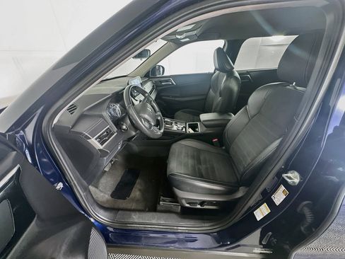 Used 2024 Mitsubishi Outlander SE AWD/4WD image 13