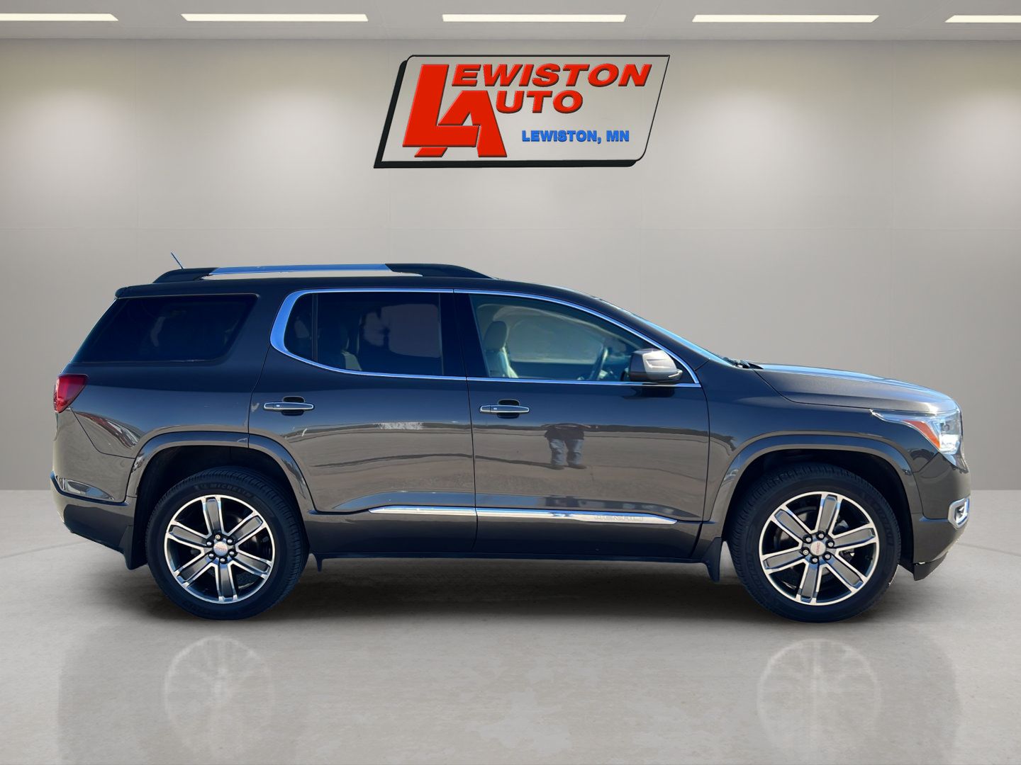 Certified 2019 GMC Acadia Denali w/ Technology Package AWD/4WD image 13