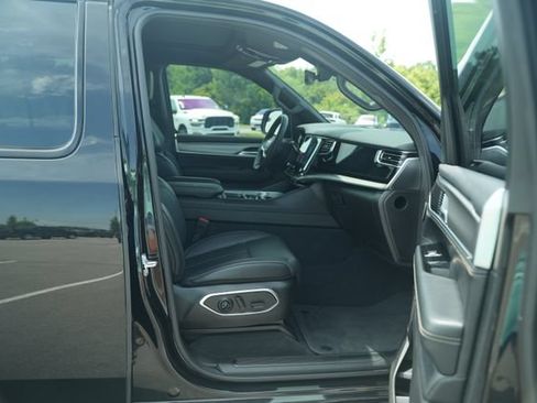 Used 2024 Jeep Wagoneer L Series II w/ Convenience Group I AWD/4WD image 21