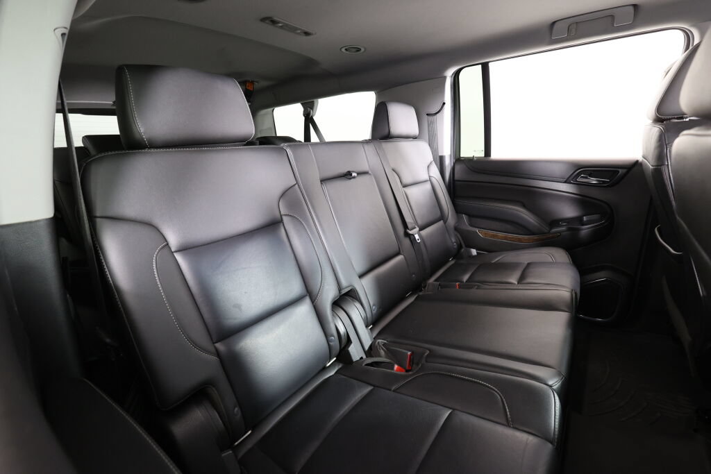 Used 2018 Chevrolet Suburban LT w/ Luxury Package RWD image 21