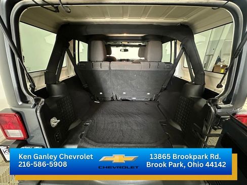 Used 2018 Jeep Wrangler Unlimited Sport S AWD/4WD image 18