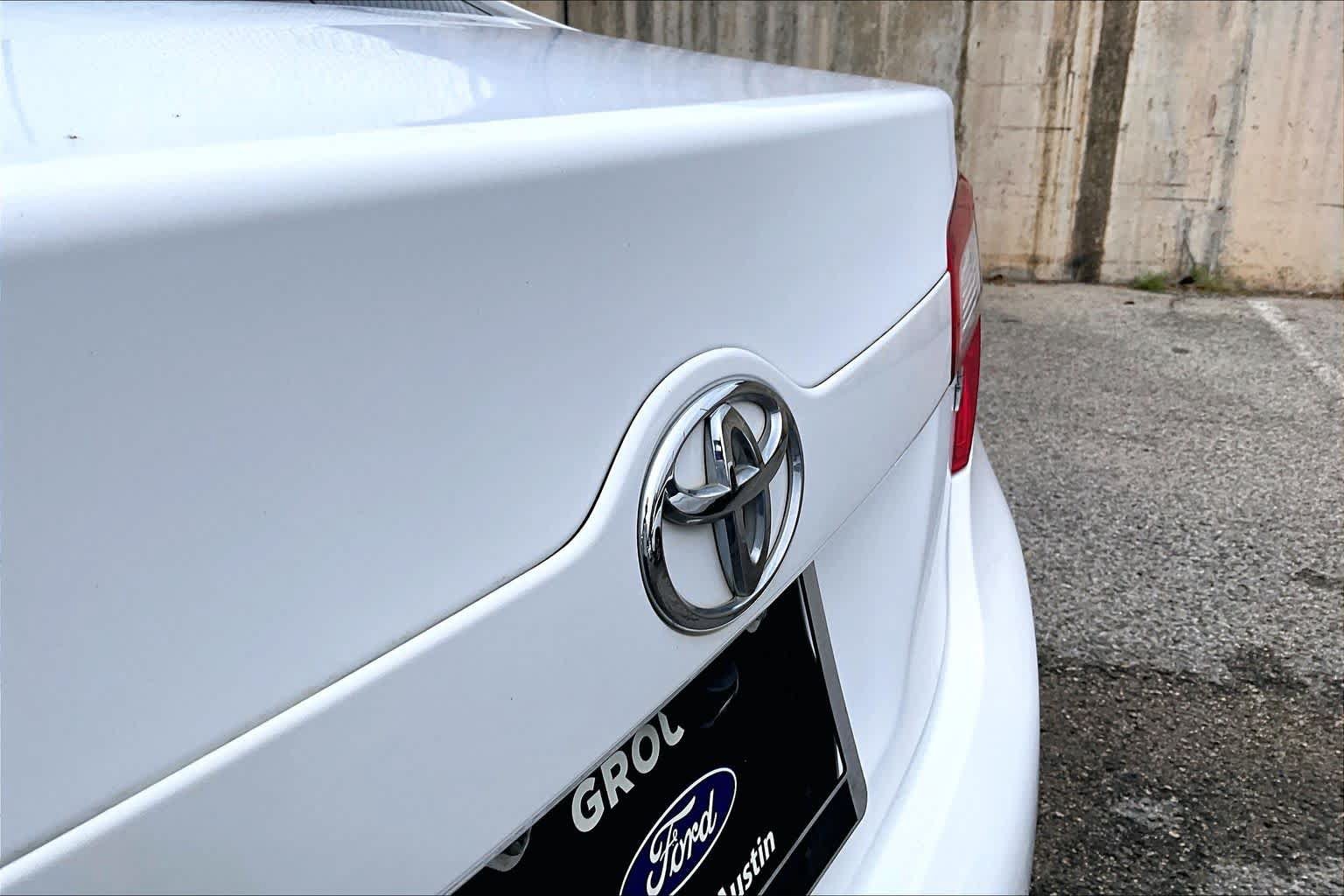 Used 2012 Toyota Camry LE FWD image 31