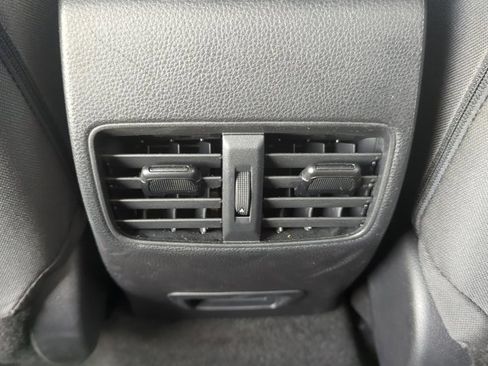 Used 2023 Toyota Corolla Cross LE image 21