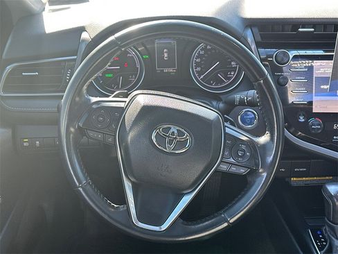 Used 2020 Toyota Camry SE image 23