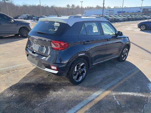 Used 2025 Hyundai Venue Limited image 7