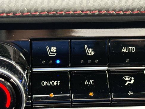 Used 2025 Chevrolet Equinox RS w/ Safety and Technology Package AWD/4WD image 29