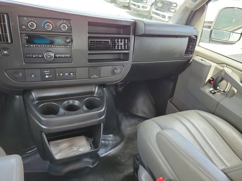 Used 2021 Chevrolet Express 2500 w/ Driver Convenience Package RWD image 16