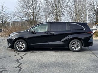 Used 2022 Toyota Sienna XLE video 2