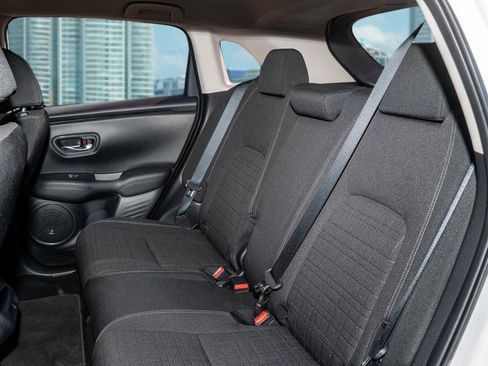 Certified 2024 Honda HR-V LX image 16