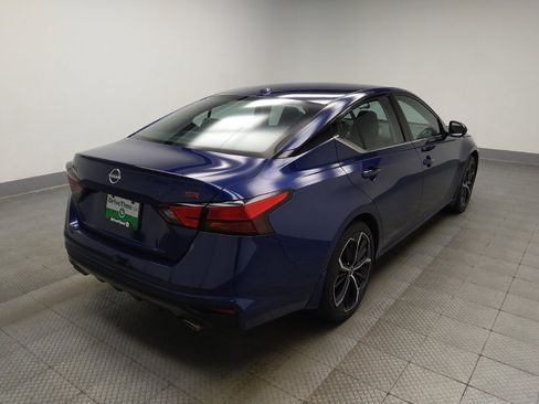 Used 2024 Nissan Altima 2.5 SR FWD image 9