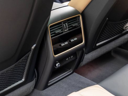 Certified 2026 Porsche Cayenne AWD/4WD image 19