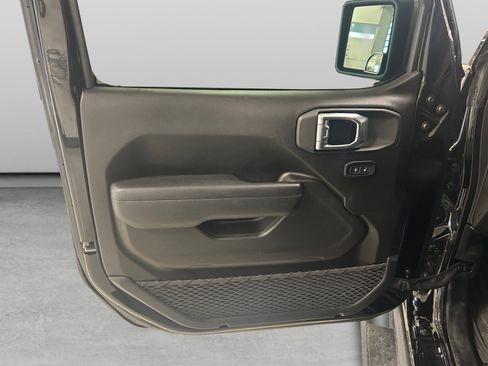 Used 2025 Jeep Wrangler Sport AWD/4WD image 10