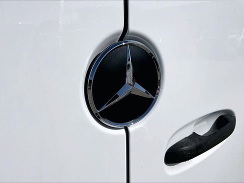 Used 2019 Mercedes-Benz Sprinter 170 image 9