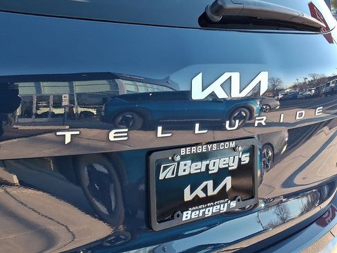 Used 2023 Kia Telluride EX w/ EX Captain's Chair Package image 37
