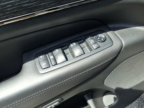 Used 2019 Jeep Grand Cherokee High Altitude AWD/4WD image 16