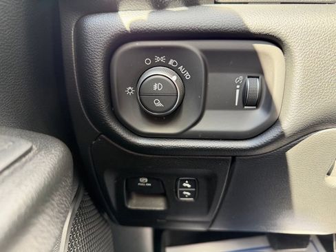 Used 2022 RAM 1500 Big Horn AWD/4WD image 26