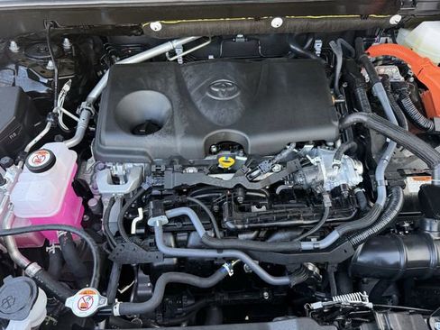 Used 2025 Toyota RAV4 LE image 33