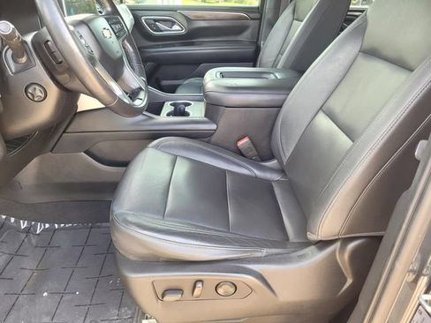 Used 2021 Chevrolet Tahoe LT w/ LT Signature Package RWD image 16