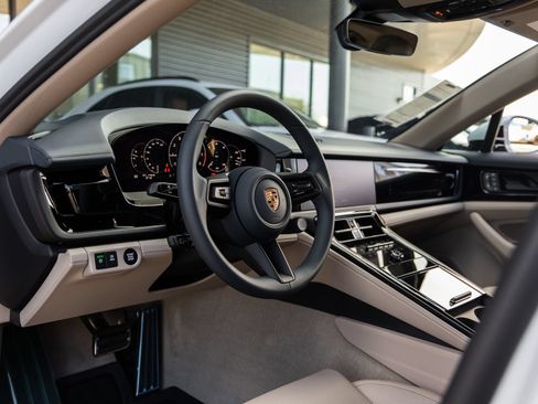 Certified 2026 Porsche Panamera RWD image 4