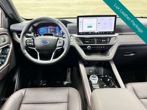 Used 2026 Ford Explorer Platinum w/ LUX Leather Package AWD/4WD image 2