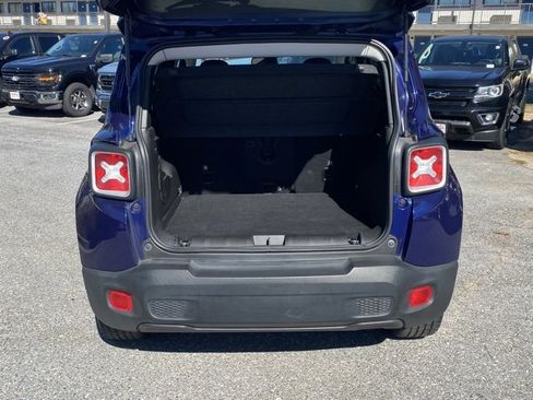 Used 2021 Jeep Renegade Latitude w/ Convenience Group image 7