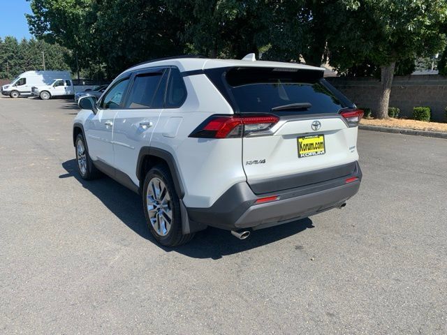 Used 2020 Toyota RAV4 Limited AWD/4WD image 3