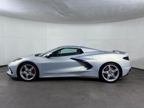 Used 2021 Chevrolet Corvette Stingray Preferred Conv w/ Z51 Performance Package RWD image 2