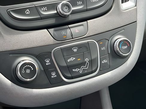 Used 2024 Chevrolet Malibu LS FWD image 16
