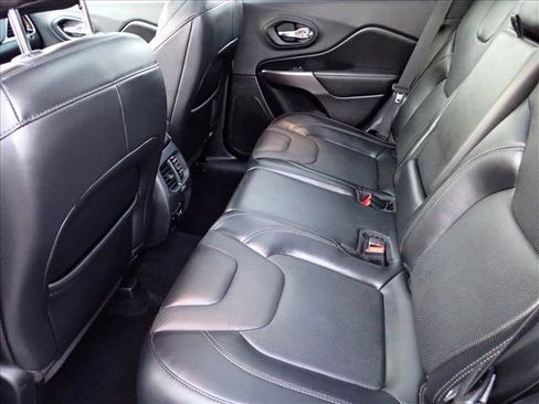 Used 2020 Jeep Cherokee Limited image 10